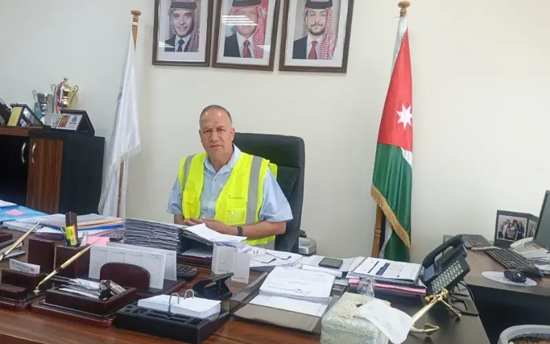 خليفات : خمس بواخر تناول حمولتها