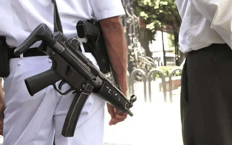 مصر.. أم تنهي حياة طفلتيها بطريقة