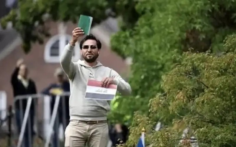 العراقي سلوان يحرق المصحف مجددا