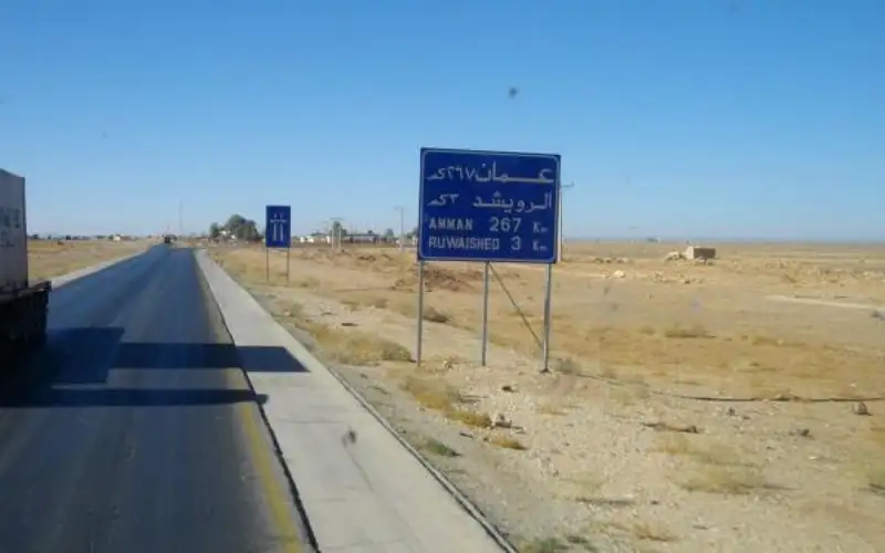 وفاتان وإصابة بليغة بتصادم مركبة وتريلا