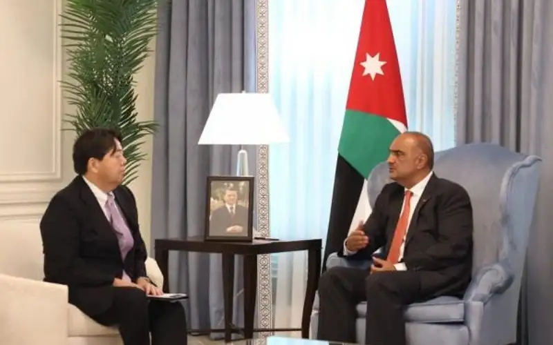 الخصاونة يشيد بدعم اليابان للتنمية الاقتصادية