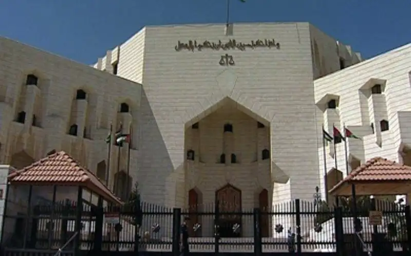 تعيين خريجي برنامج دبلوم المعهد القضائي