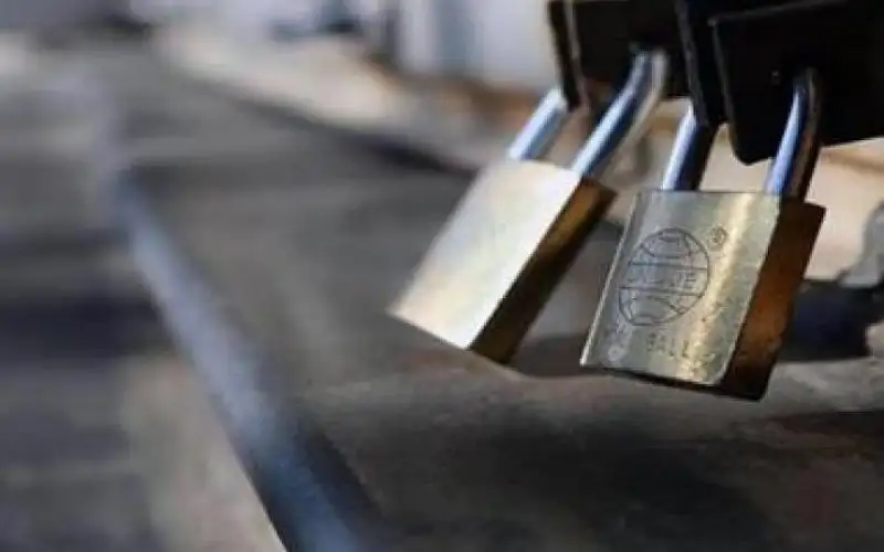 إغلاق 34 محل خضار وفواكه في