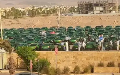 إضراب سائقو تكسي العقبة عن العمل