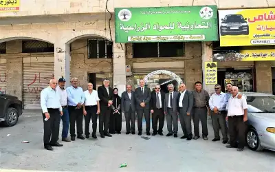 مدير المؤسسة التعاونية يفتتح معرض مستلزمات