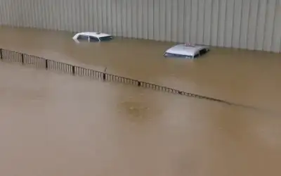 هونغ كونغ تواجه الأمطار الأكثر غزارة