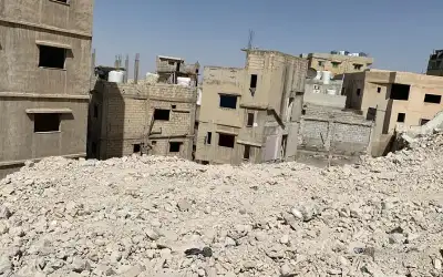 هدم 8 عمارات قديمة في منطقة