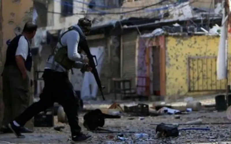 تجدد الاشتباكات في مخيم عين الحلوة