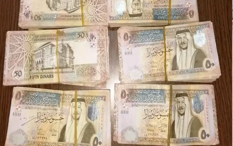 الأمن يحقق بسرقة أكثر من 20