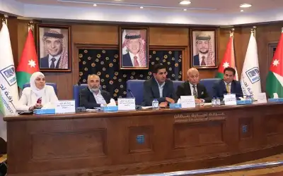 أكاديمية تجارة عمان تنظم ورشة الخدمات