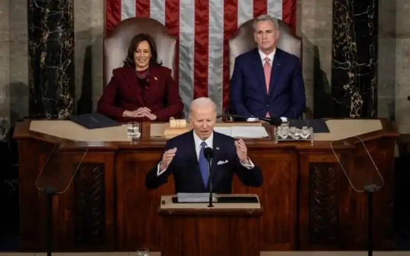 النواب الأمريكي يعلن بدء تحقيق رسمي