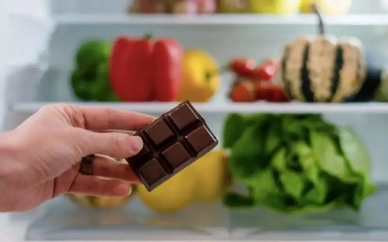لماذا لا يجب تخزين الشوكولاته في