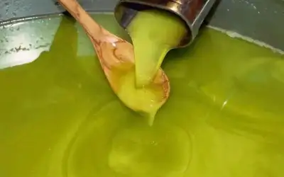 القبض على أكبر مروج لزيت الزيتون
