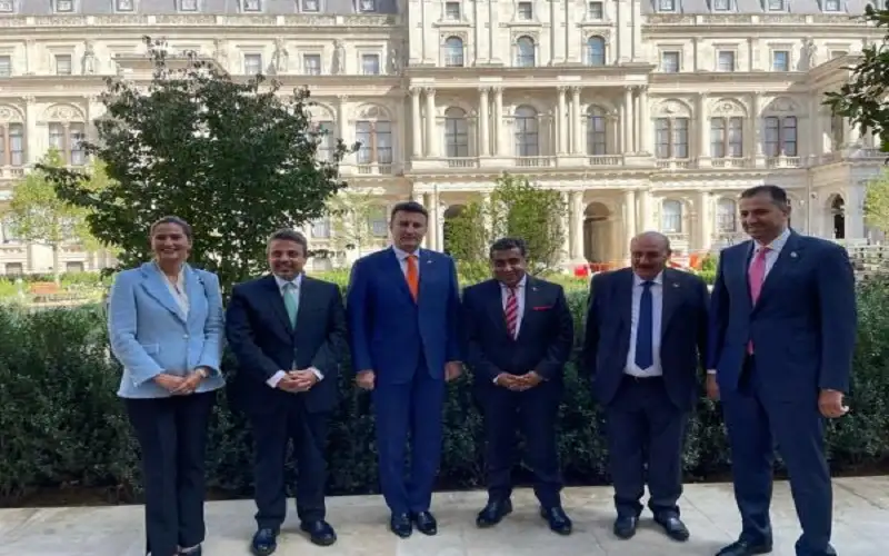 وزير بريطاني للصفدي: الأردن صوت اعتدال