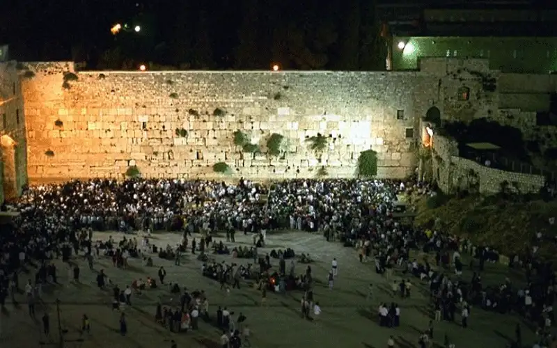 هكذا اقتحم عشرات آلاف المستوطنين حائط