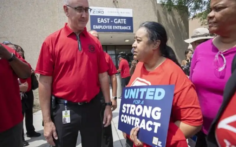 نقابة عمال قطاع السيارات الأميركية تعلن