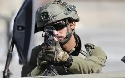 إصابة فلسطينيين بالرصاص والاختناق بالضفة الغربية
