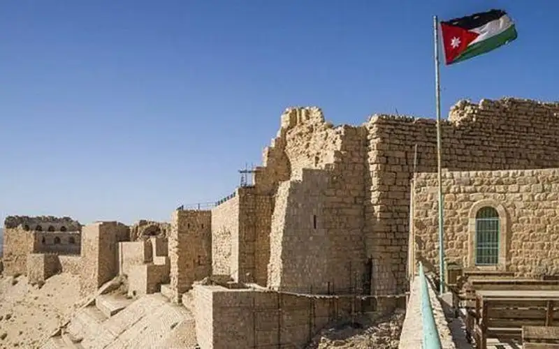 انطلاق بطولة شهداء قلعة الكرك لكرة