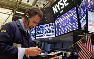 انخفاض مؤشرات الأسهم الأميركية 550 نقطة
