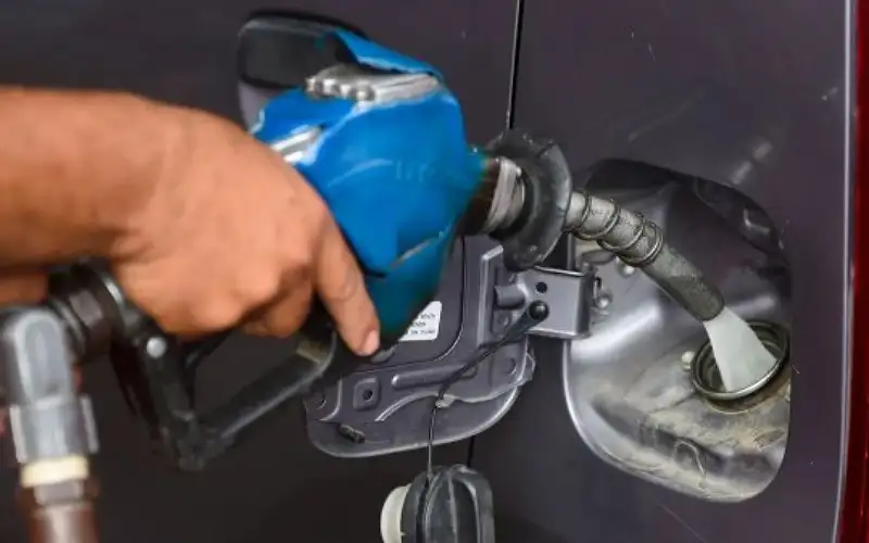 شح الوقود يفاقم مآسي الحرب في