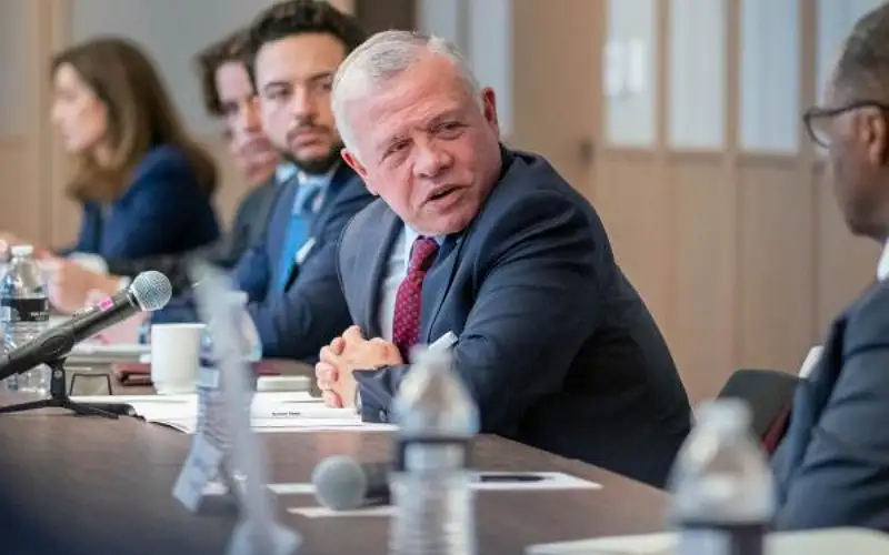 الملك يجتمع برؤساء وممثلي شركات أمريكية