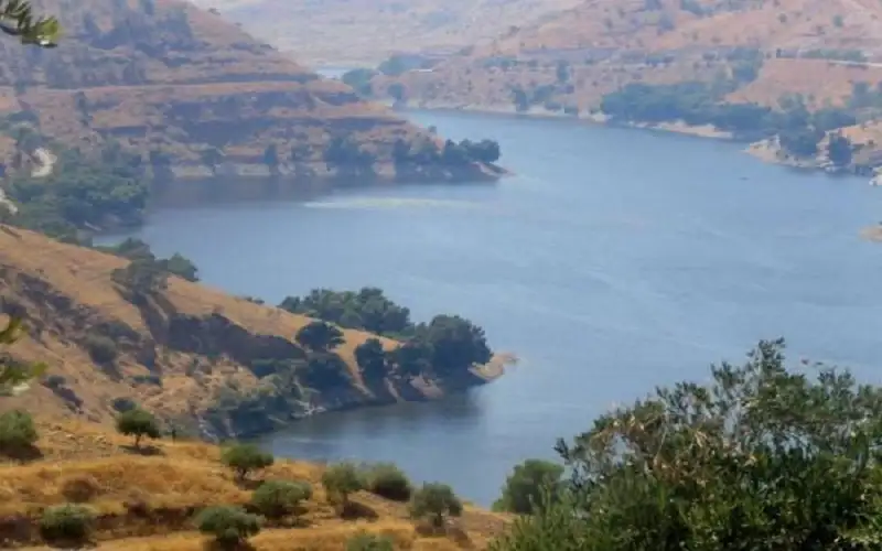 خشية فيضانها .. سلاح الهندسة الملكي