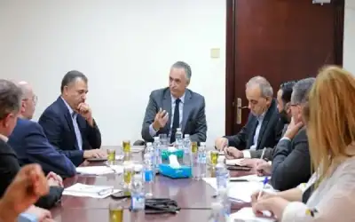 300 حافلة نقل سياحي منذ إقرار