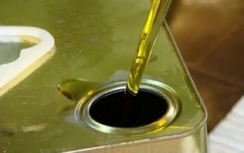 ضبط نصف طن زيت زيتون مغشوش