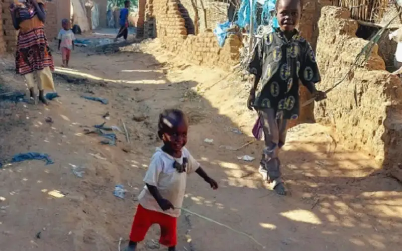 الفقر عالميا .. الأطفال يتحملون الوطأة