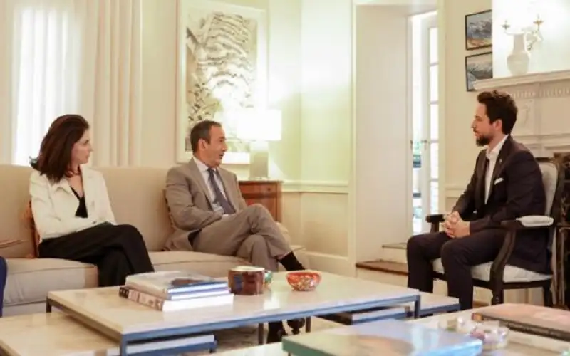 ولي العهد يجري لقاءات مع مسؤولين