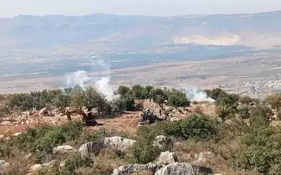 تبادل للقنابل الدخانية بين الجيش اللبناني