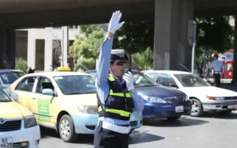 ضبط حافلة مدرسة خاصة تحمل أطفالا