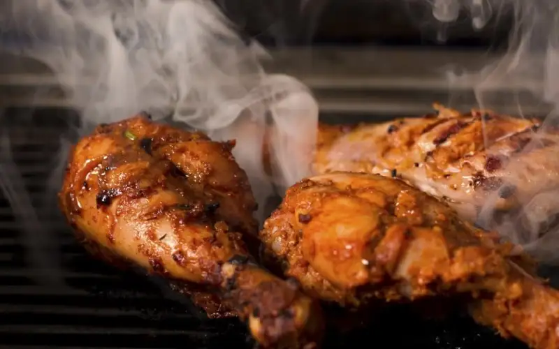 صدر الدجاج أم الفخذ؟ أيهما أكثر