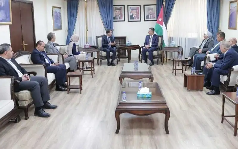 السفير الأوروبي يؤكد على دعم التحديث