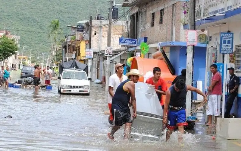 مصرع 7 أشخاص وفقدان 9 إثر