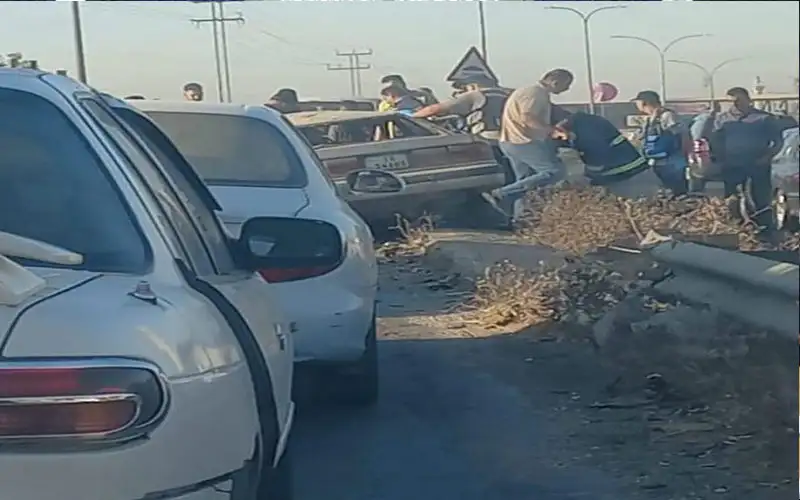 وفاة و5 إصابات بتصادم 3 مركبات
