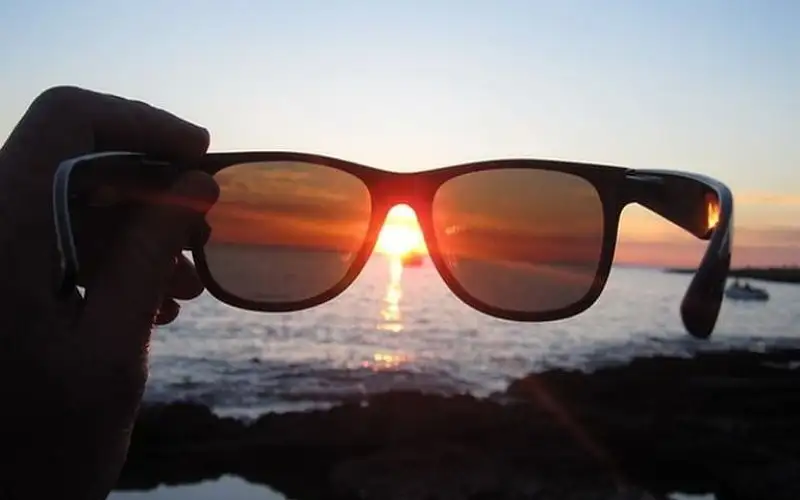 هكذا نحمي عيوننا من الأشعة فوق