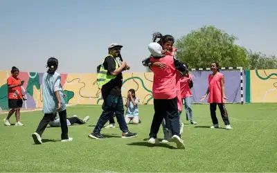 مبادرة لتمكين الفتيات من لعب كرة