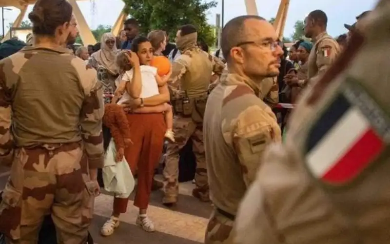 فرنسا تحذر من انهيار منطقة الساحل