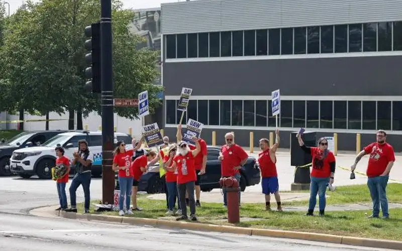 7 آلاف عامل ينضمون لإضراب اتحاد