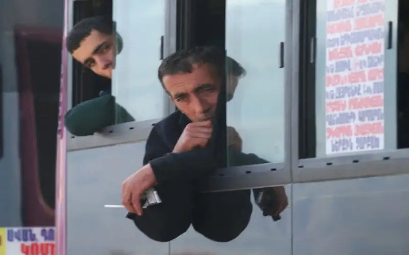 الحكومة الأرمينية: أكثر من 100 ألف