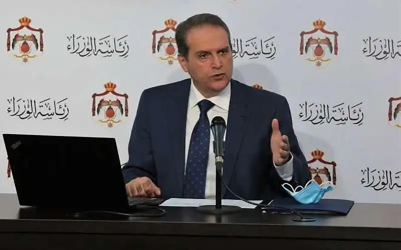 هواري يهدد اصحاب التسجيلات حول مطعوم