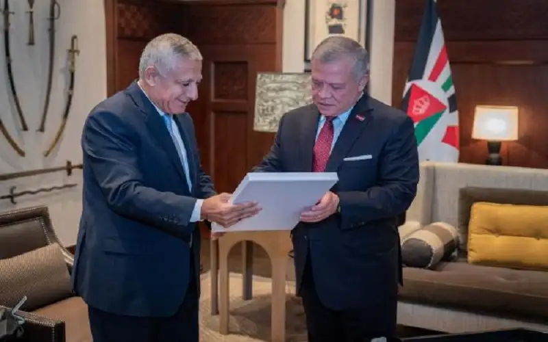 الملك: إعداد قضاة متخصصين لضمان جودة