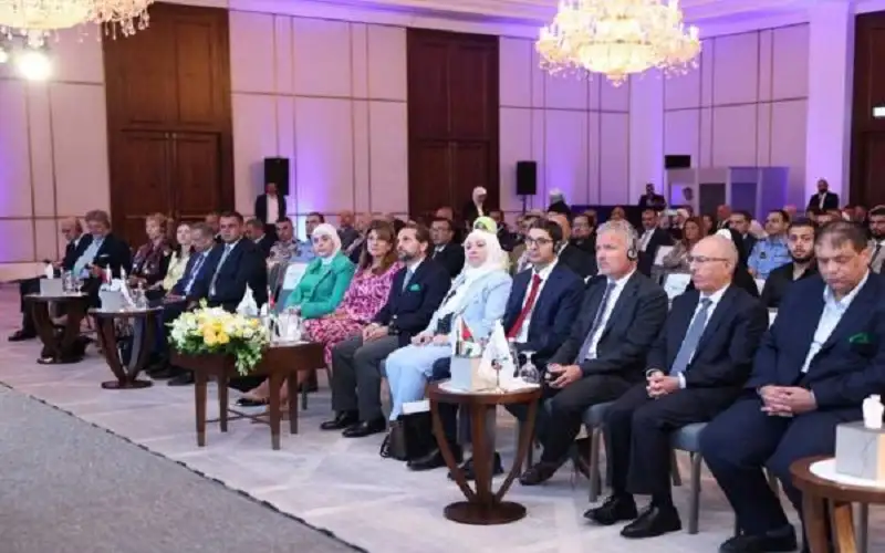 تكريم الفائزين بجائزة المباني المهيأة للأشخاص