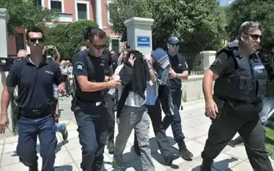 تركيا: القبض على 90 شخصا للاشتباه