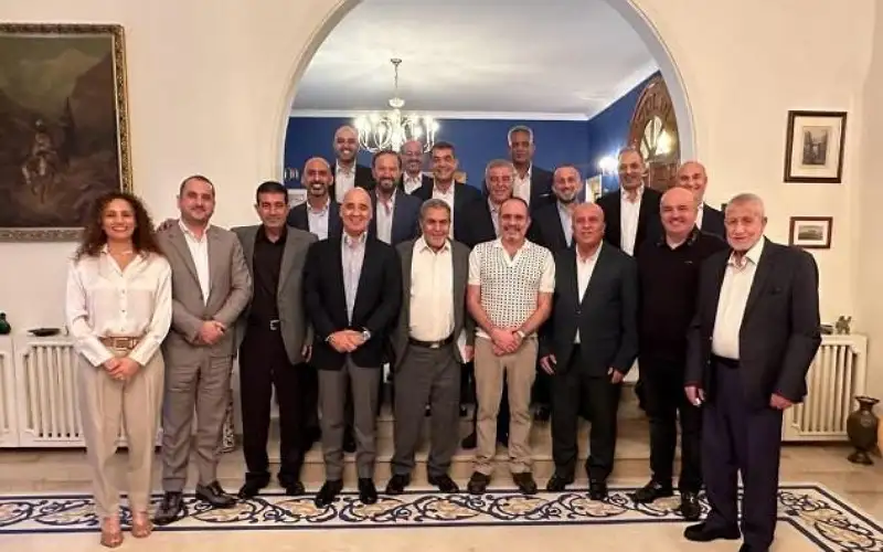 الأمير علي يستقبل رؤساء الأندية