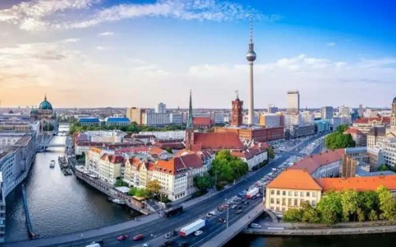 ألمانيا .. مفاوضات مع 6 دول