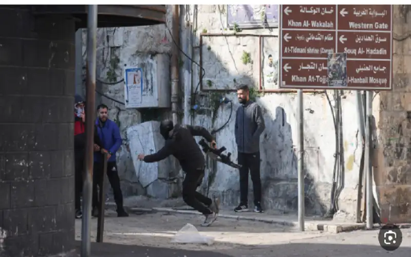 اشتباكات مسلحة بين فلسطينيين وقوات الاحتلال
