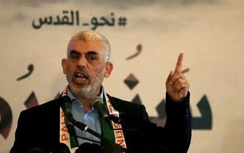 الاحتلال يستهدف مكتب السنوار غرب غزة