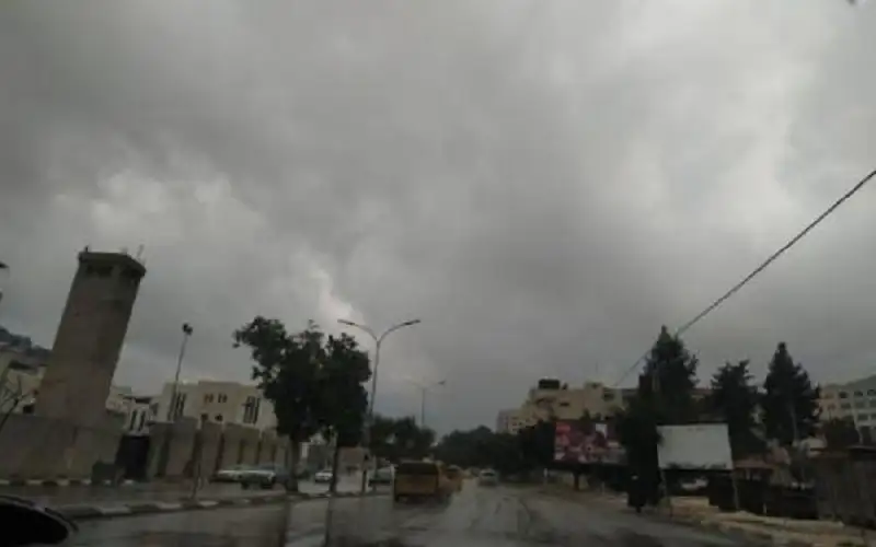 ارتفاع طفيف على الحرارة الأحد وزخات